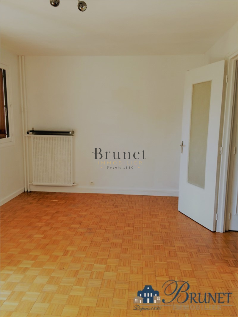 31 Avenue Foch 94100 Saint maur des fossés location L'agence BRUNET IMMOBILIER vous propose à 800m du RER Le Parc